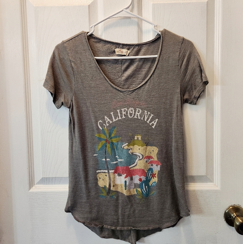 hollister graphic tee